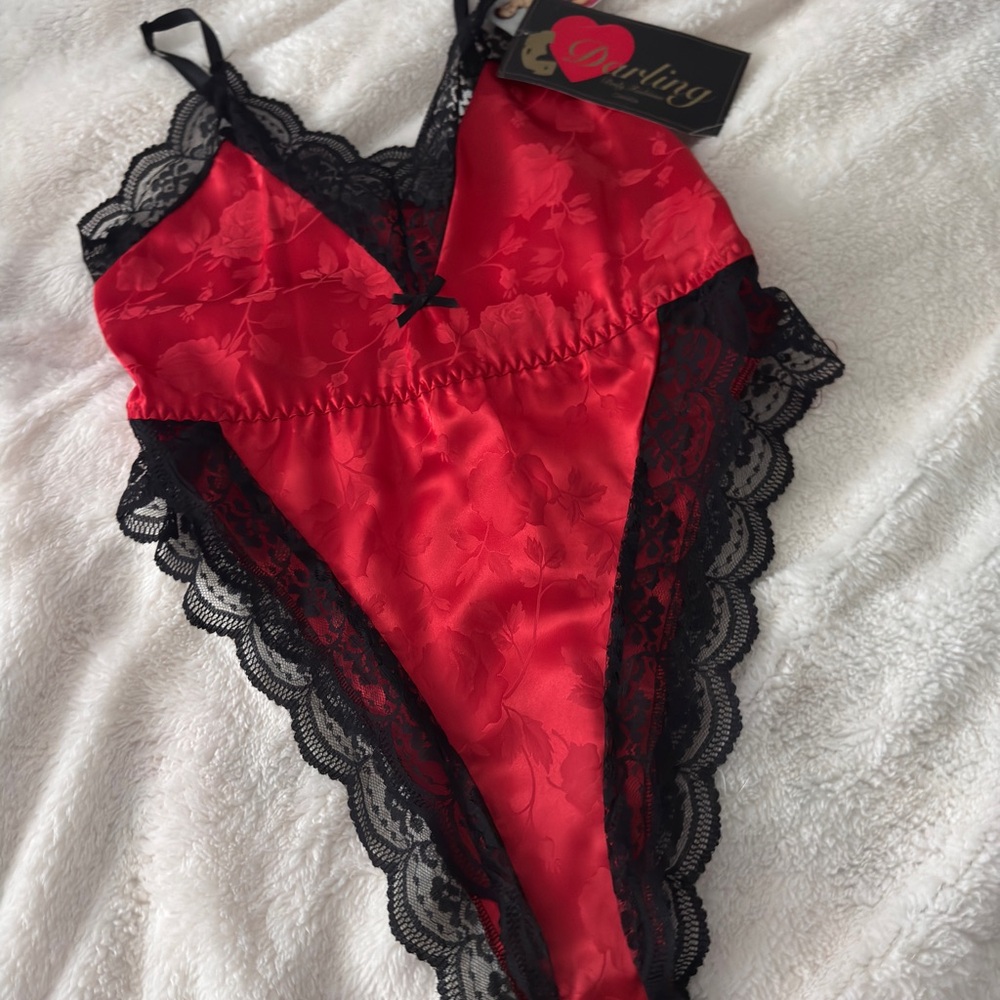 Darling Scarlet and Ebony Lace Chemise Christmas